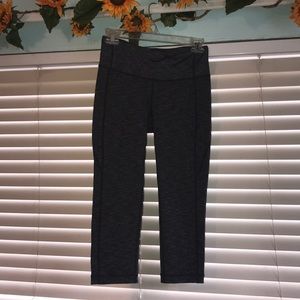 Heather gray cropped leggings
